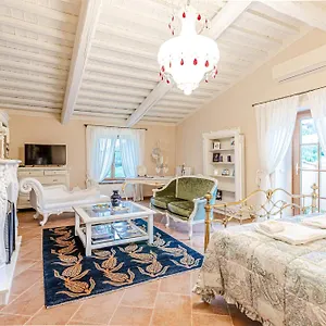 Chateau La Siroque Villa Montecatini Val di Cecina